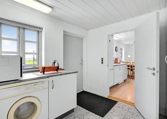 1 Bedroom Beautiful In Semesterbostad *
