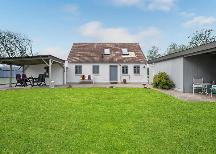 1 Bedroom Beautiful In *